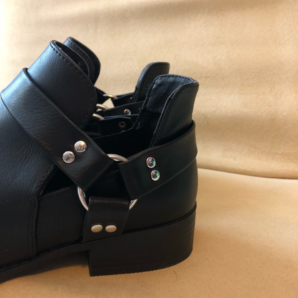 Ankle booties